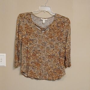 Elegant Women's Paisley Top - Tan